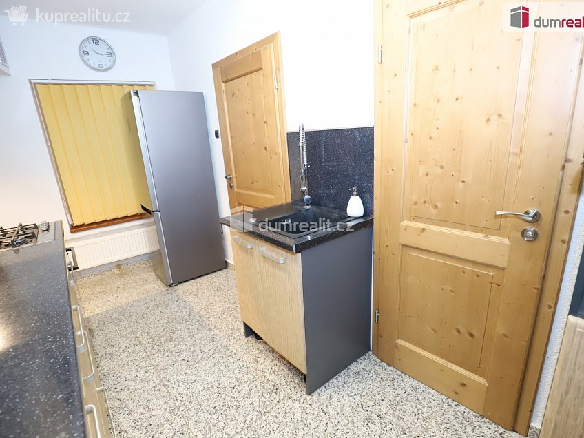 Pronájem bytu 3+1 52 m^2 Hradební, Cheb 