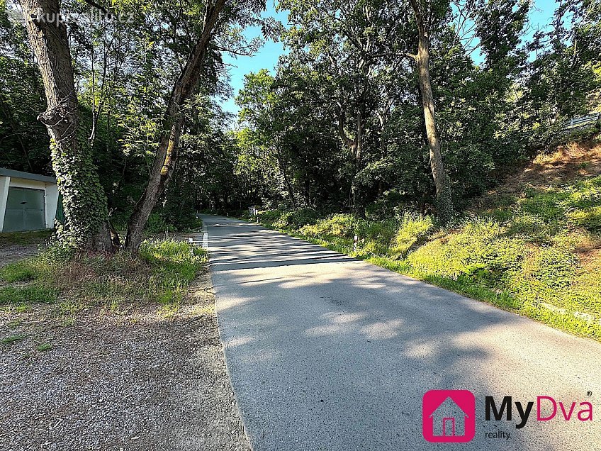 Pronájem  garáže 20 m^2 Kuchařovická, Znojmo 