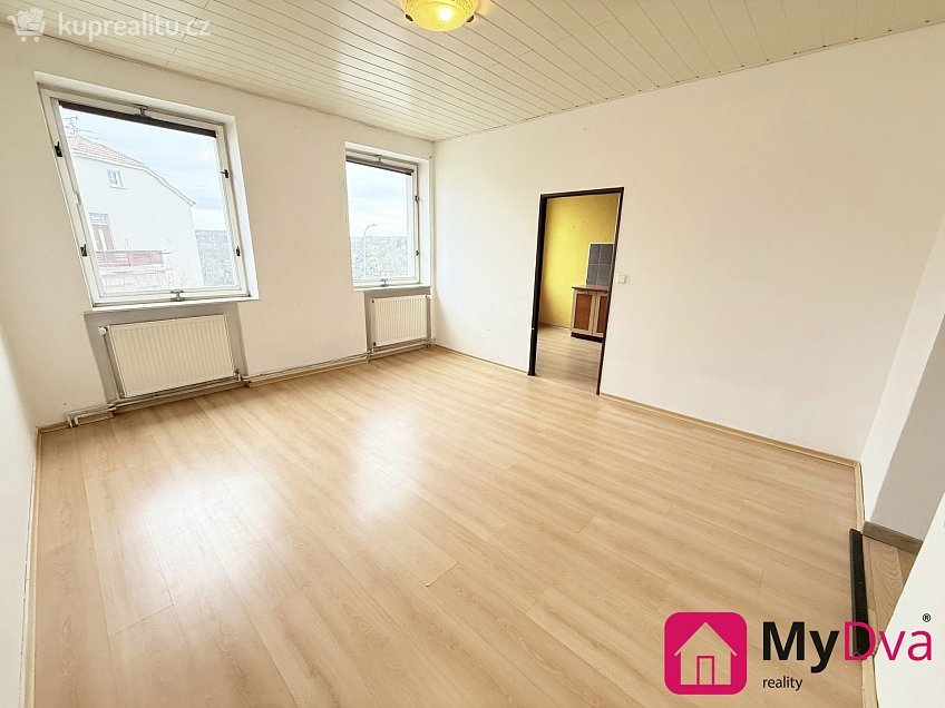 Pronájem bytu 2+1 41 m^2 Hálkova, Znojmo 