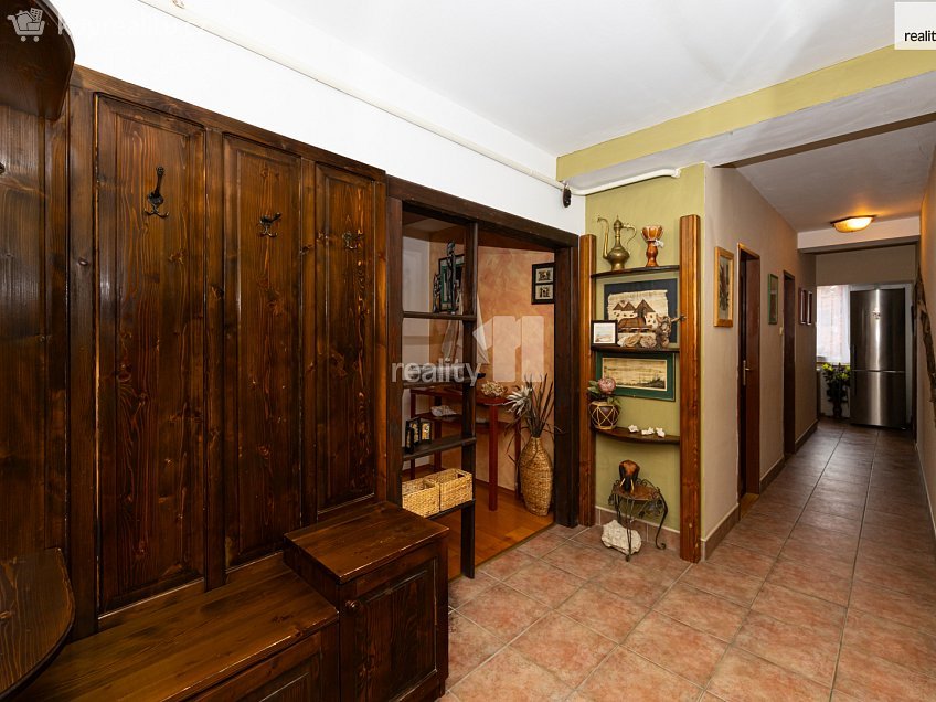 Prodej bytu 3+kk 151 m^2 Kamýcká, Praha-Suchdol 