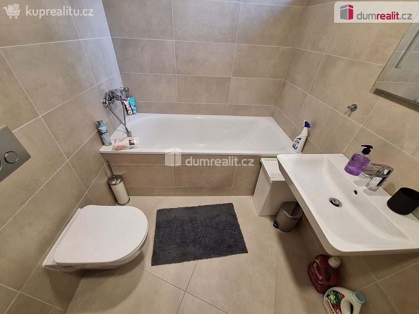 Pronájem bytu 3+kk 104 m^2 Michelská, Praha 4 