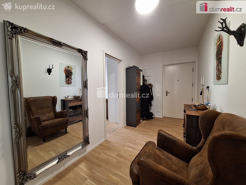 Pronájem bytu 3+kk 104 m^2 Michelská, Praha 4 