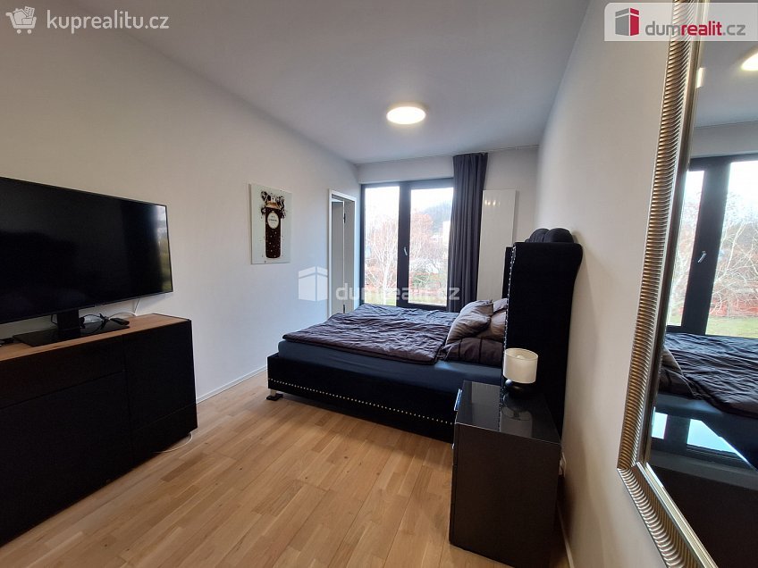 Pronájem bytu 3+kk 104 m^2 Michelská, Praha 4 