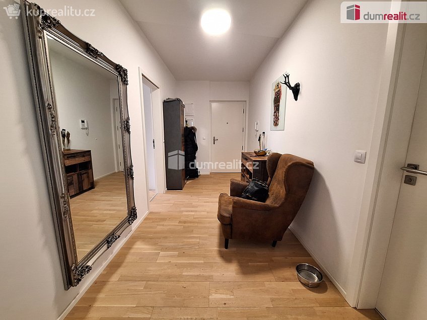 Pronájem bytu 3+kk 104 m^2 Michelská, Praha 4 