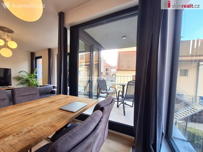 Pronájem bytu 3+kk 104 m^2 Michelská, Praha 4 