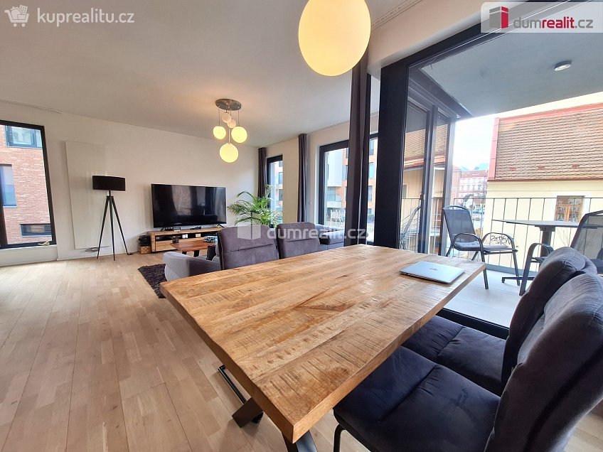 Pronájem bytu 3+kk 104 m^2 Michelská, Praha 4 