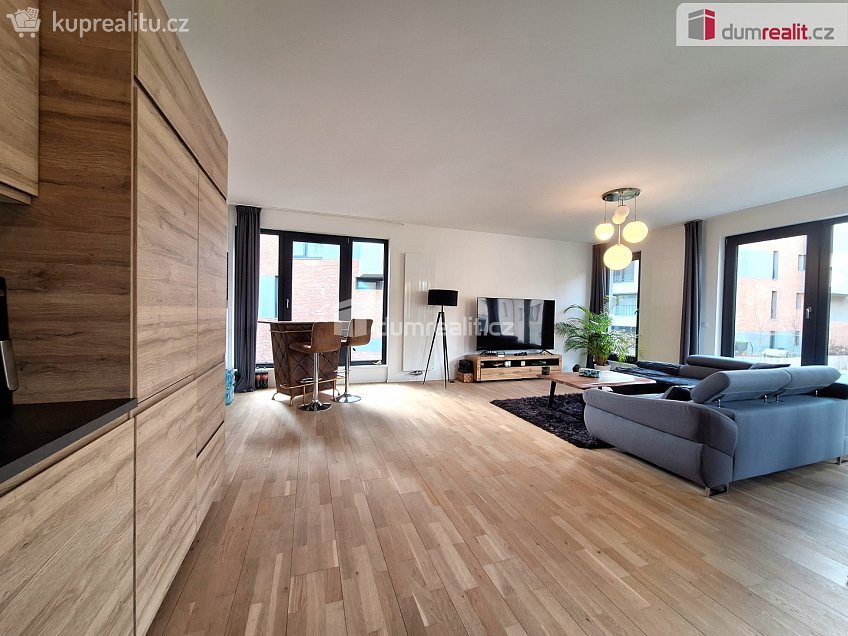 Pronájem bytu 3+kk 104 m^2 Michelská, Praha 4 
