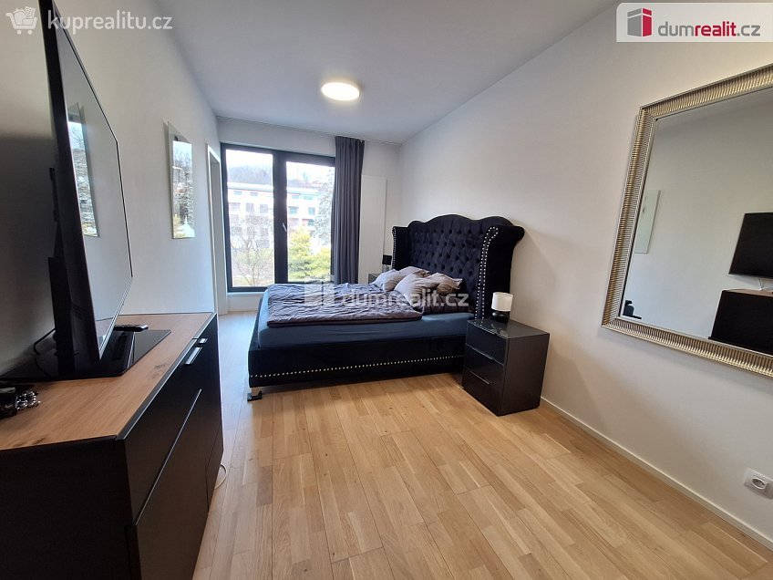 Pronájem bytu 3+kk 104 m^2 Michelská, Praha 4 