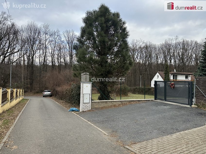 Prodej  stavebního pozemku 516 m^2 Čelná, Praha 10 