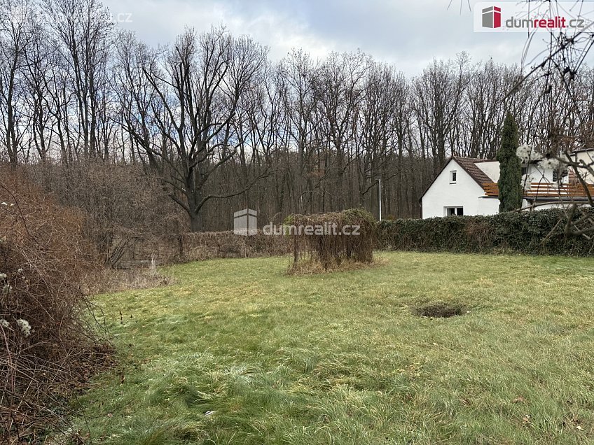 Prodej  stavebního pozemku 516 m^2 Čelná, Praha 10 