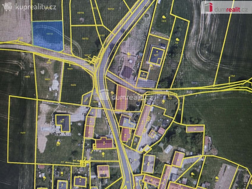 Prodej  stavebního pozemku 897 m^2 Narysov, Narysov 