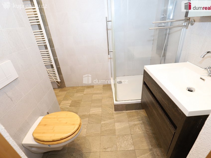 Prodej bytu 3+1 52 m^2 Hradební, Cheb 