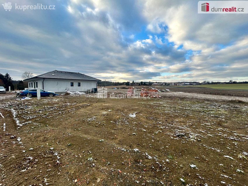 Prodej  stavebního pozemku 662 m^2 Bělušice, Bělušice 