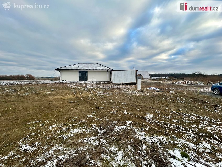 Prodej  stavebního pozemku 662 m^2 Bělušice, Bělušice 