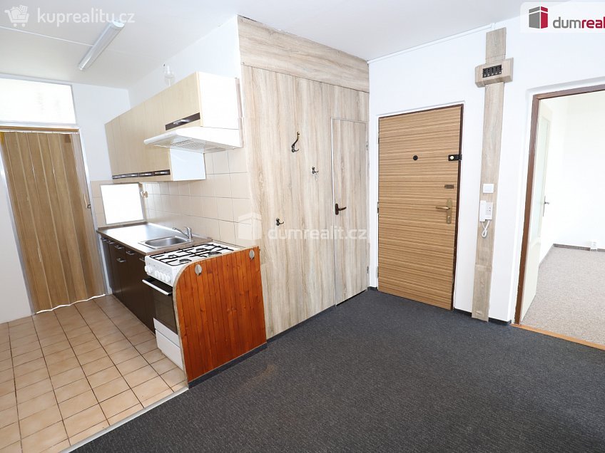 Prodej bytu 2+1 64 m^2 Sídliště, Hroznětín 