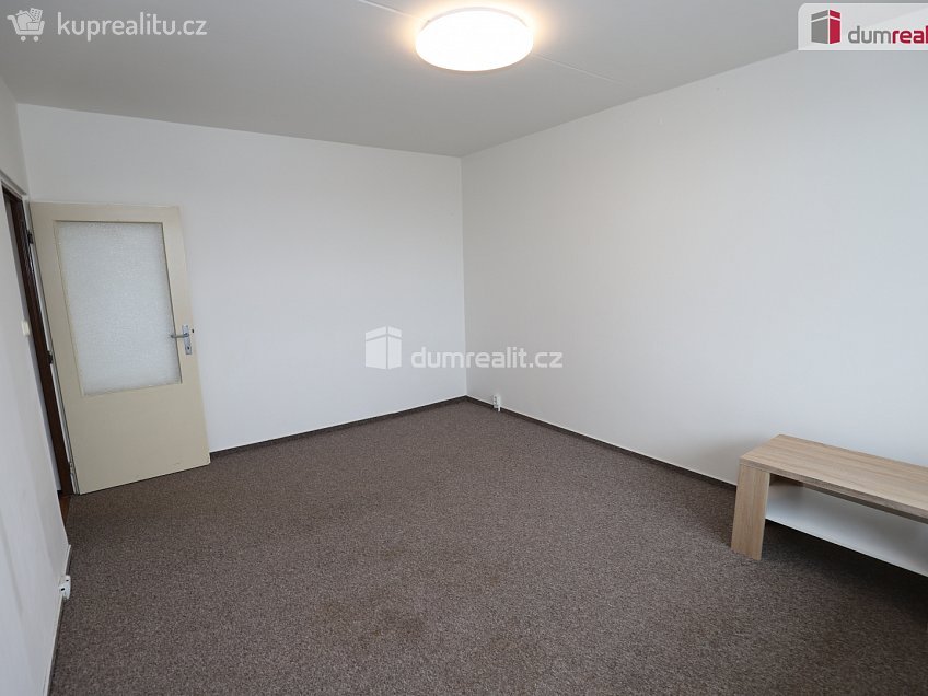 Prodej bytu 2+1 64 m^2 Sídliště, Hroznětín 