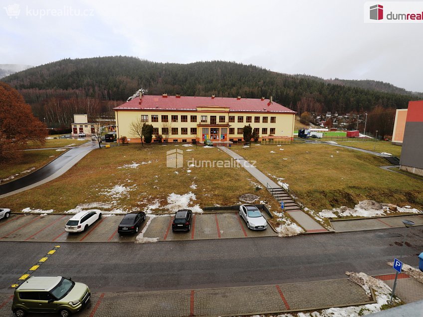 Prodej bytu 2+1 64 m^2 Sídliště, Hroznětín 