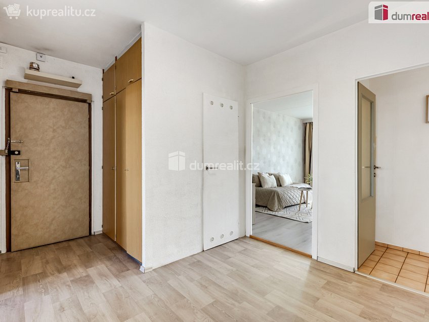 Prodej bytu 3+1 82 m^2 Zázvorkova, Praha 13 