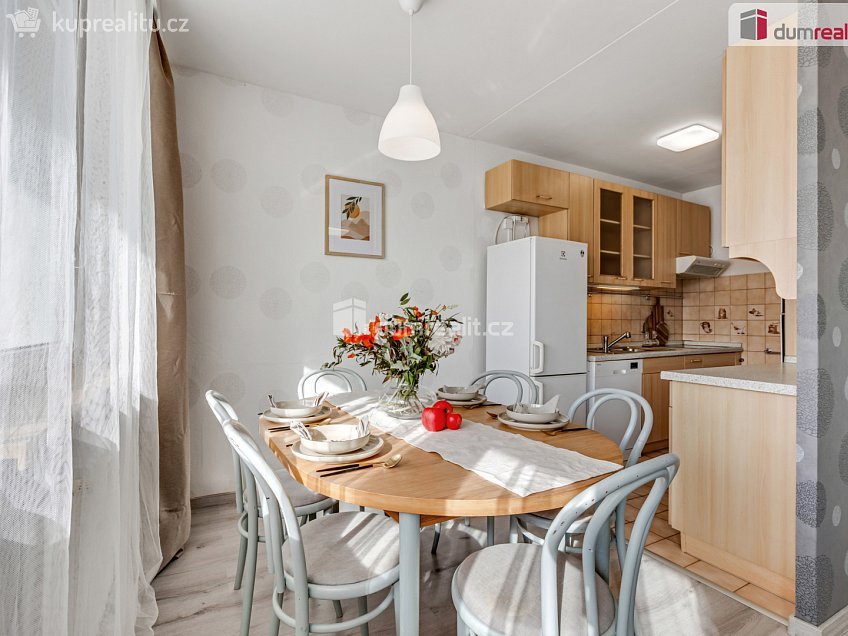 Prodej bytu 3+1 82 m^2 Zázvorkova, Praha 13 