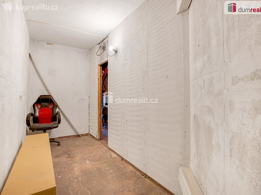 Prodej bytu 3+1 85 m^2 Zázvorkova, Praha 13 