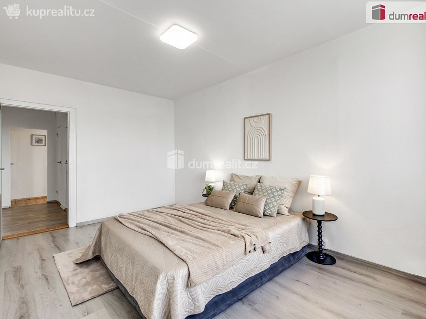 Prodej bytu 3+1 82 m^2 Zázvorkova, Praha 13 