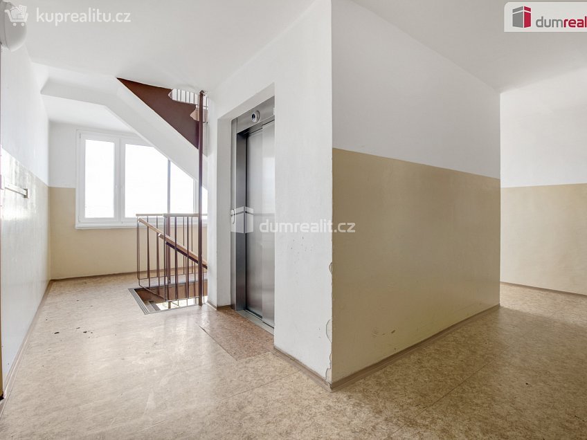 Prodej bytu 3+1 85 m^2 Zázvorkova, Praha 13 