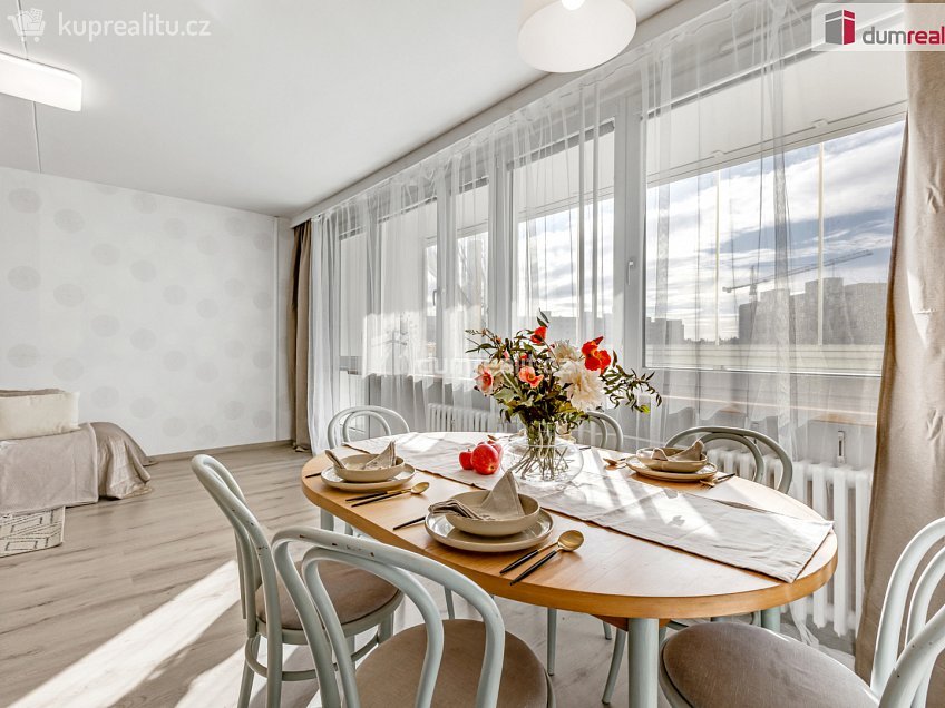 Prodej bytu 3+1 82 m^2 Zázvorkova, Praha 13 