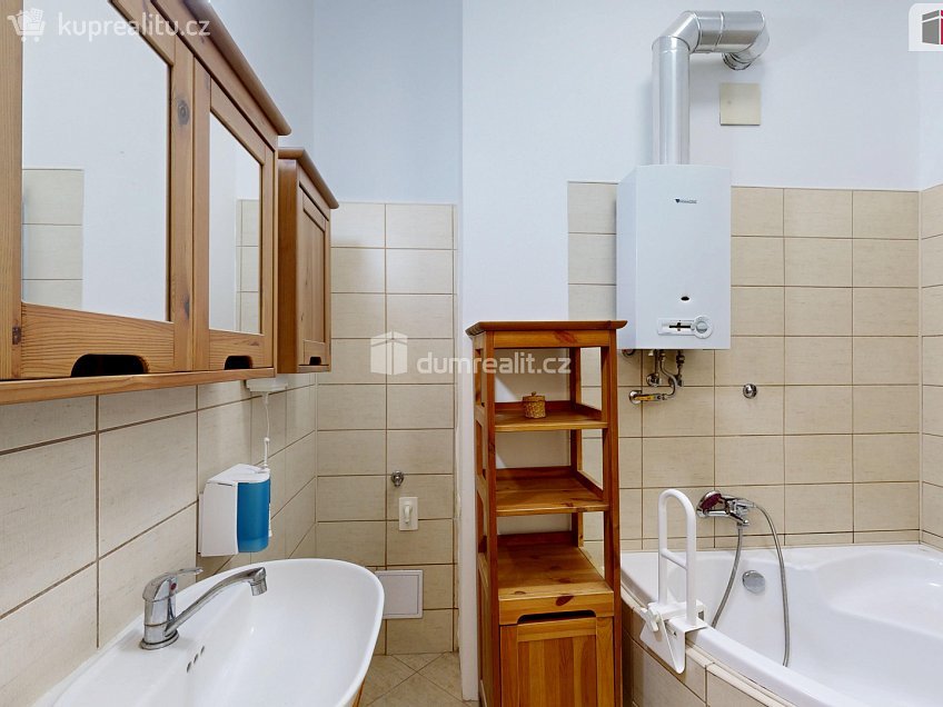 Pronájem bytu 2+1 70 m^2 Nákladní, Opava 