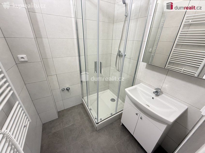 Pronájem bytu 1+1 43 m^2 Marie Cibulkové, Praha 4 