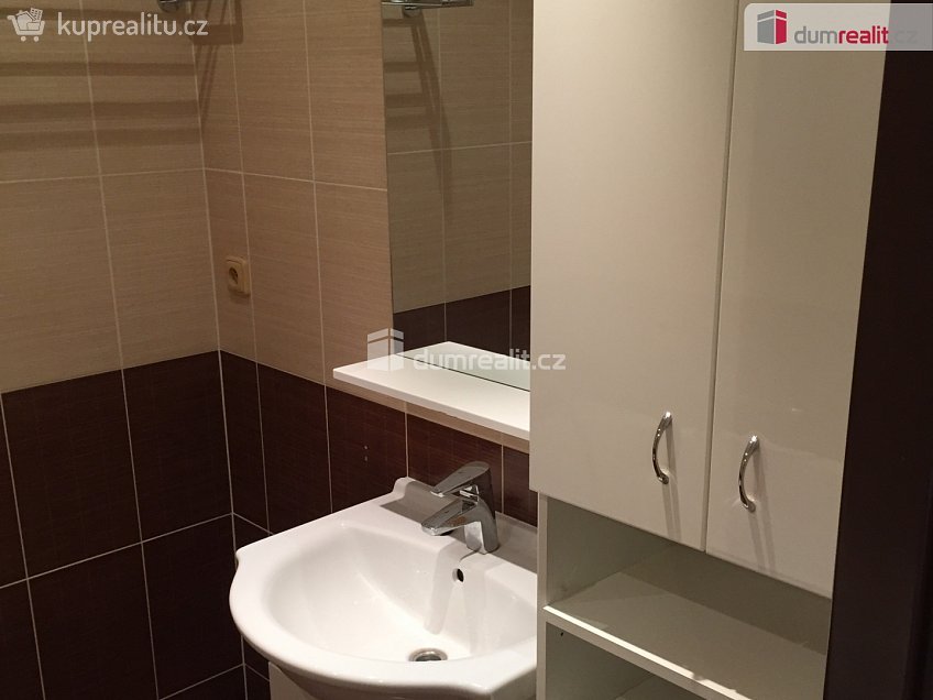 Pronájem bytu 3+1 73 m^2 Stříbrského, Praha 11 