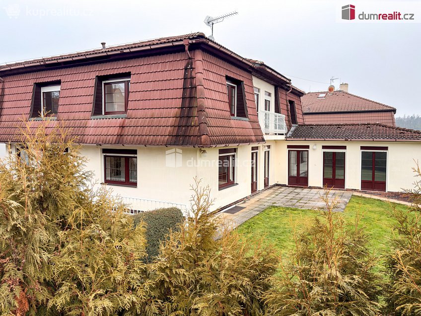 Pronájem  rodinného domu 365 m^2 V březinkách, Praha-Nebušice 