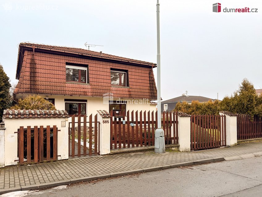 Pronájem  rodinného domu 365 m^2 V březinkách, Praha-Nebušice 