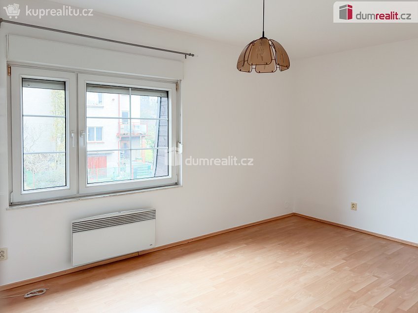 Pronájem  rodinného domu 365 m^2 V březinkách, Praha-Nebušice 