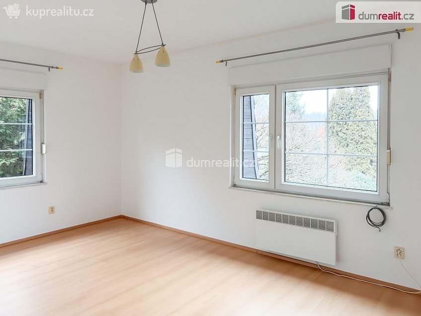 Pronájem  rodinného domu 365 m^2 V březinkách, Praha-Nebušice 