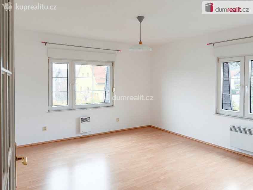 Pronájem  rodinného domu 365 m^2 V březinkách, Praha-Nebušice 