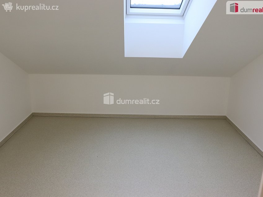 Pronájem bytu 3+kk 70 m^2 Vinařská, Hustopeče 