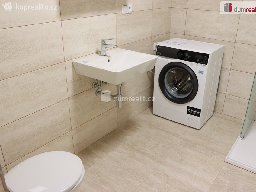 Pronájem bytu 3+kk 70 m^2 Vinařská, Hustopeče 