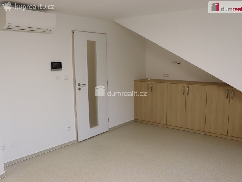 Pronájem bytu 3+kk 70 m^2 Vinařská, Hustopeče 