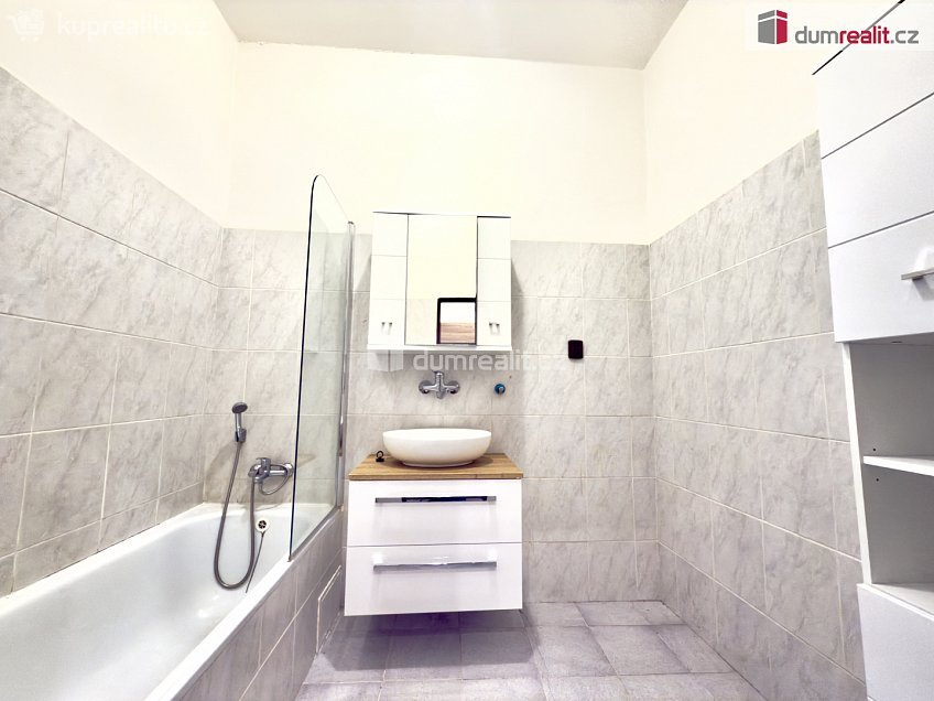 Pronájem bytu 2+1 65 m^2 Palachova, Ústí nad Labem 