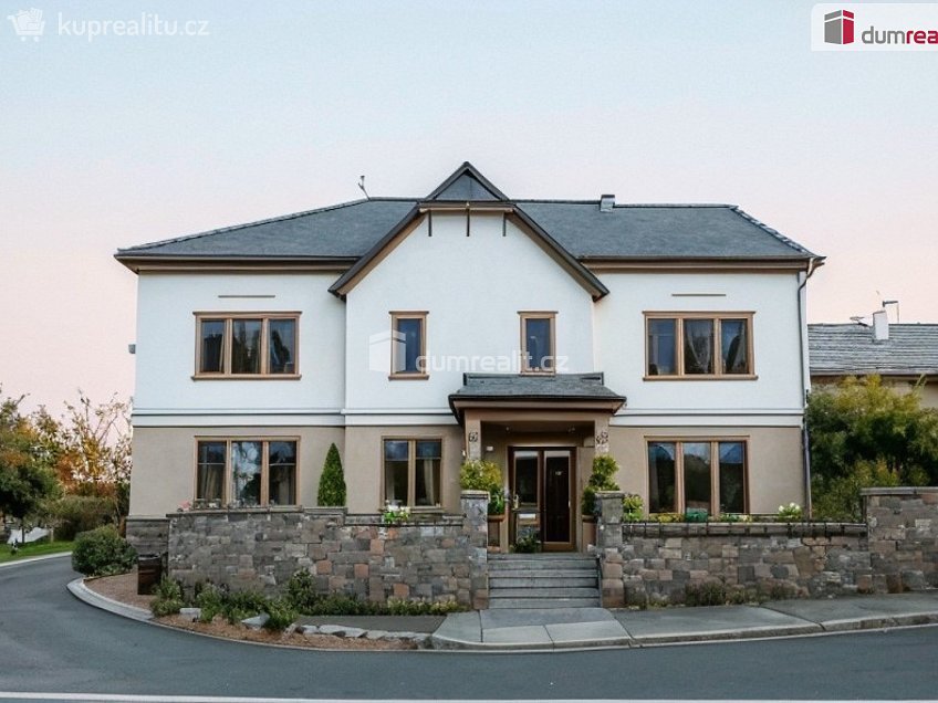 Prodej  rodinného domu 531 m^2 Lovečkovice, Lovečkovice 