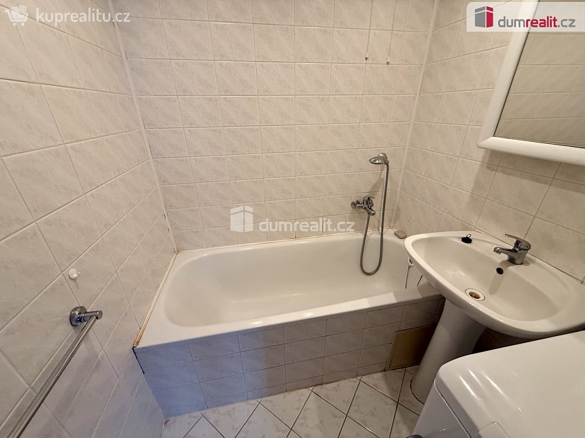 Prodej bytu 2+1 60 m^2 Východní, Karlovy Vary 