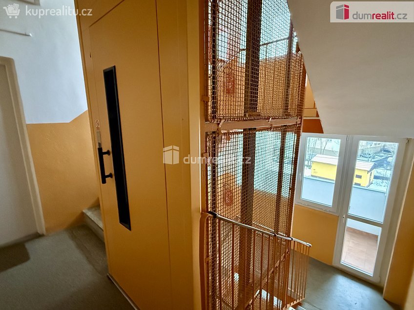 Prodej bytu 2+1 60 m^2 Východní, Karlovy Vary 