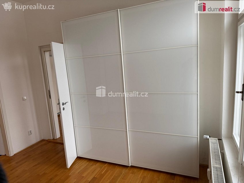 Pronájem bytu 2+kk 59 m^2 Rybalkova, Praha 10 