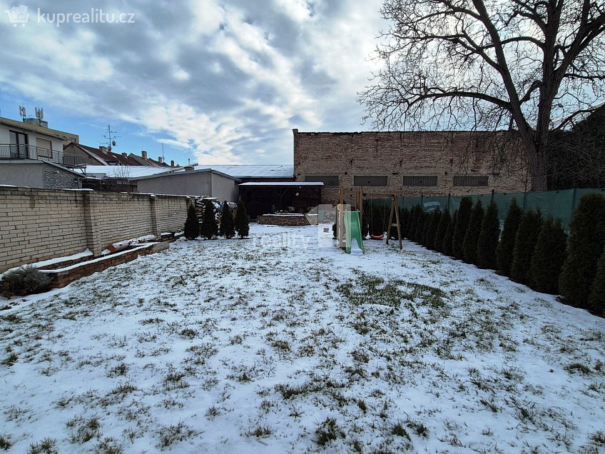 Prodej bytu 3+1 94 m^2 Slavíkova, Hodonín 