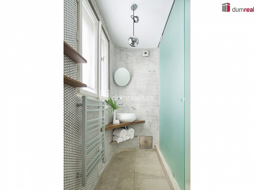 Pronájem bytu 2+kk 55 m^2 Plzeňská, Praha 5 