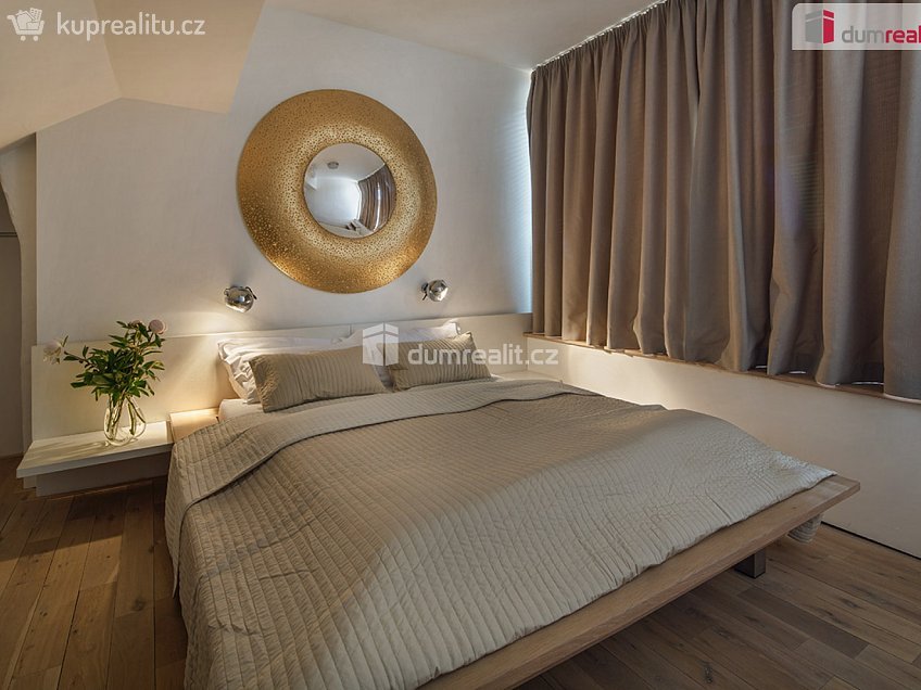 Pronájem bytu 2+kk 55 m^2 Plzeňská, Praha 5 