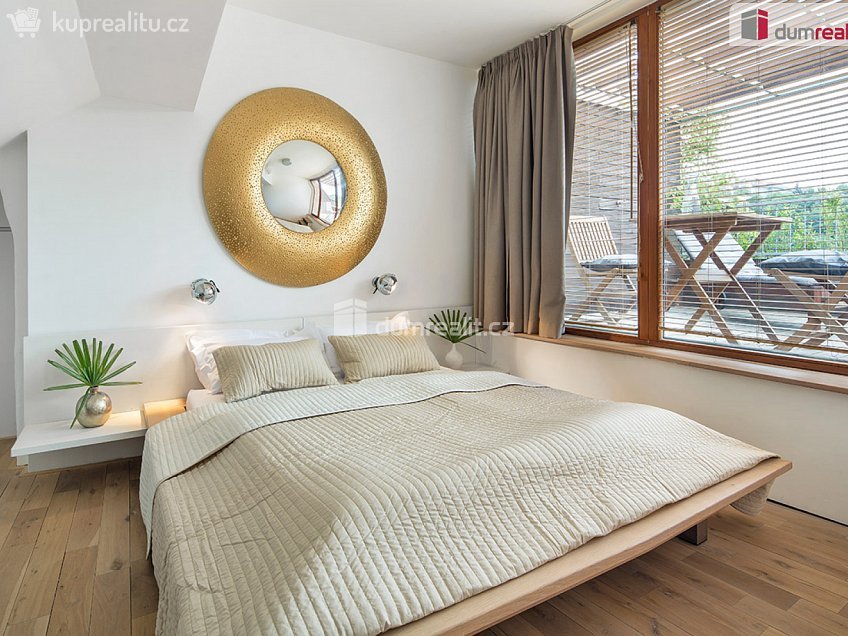 Pronájem bytu 2+kk 55 m^2 Plzeňská, Praha 5 