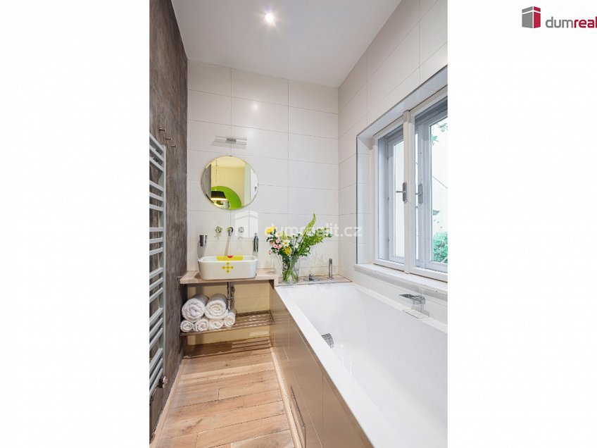 Pronájem bytu 2+kk 52 m^2 Plzeňská, Praha 5 