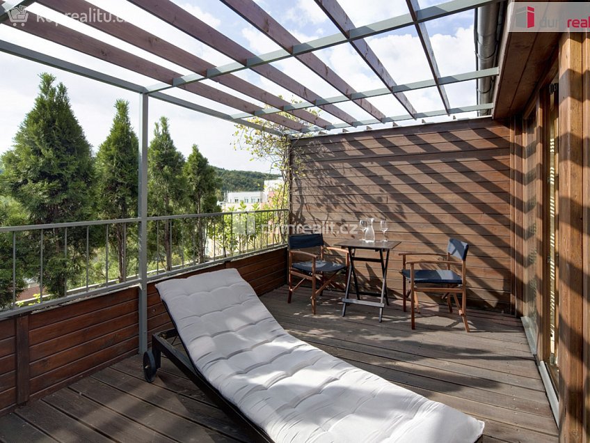 Pronájem bytu 1+1 38 m^2 Plzeňská, Praha 5 