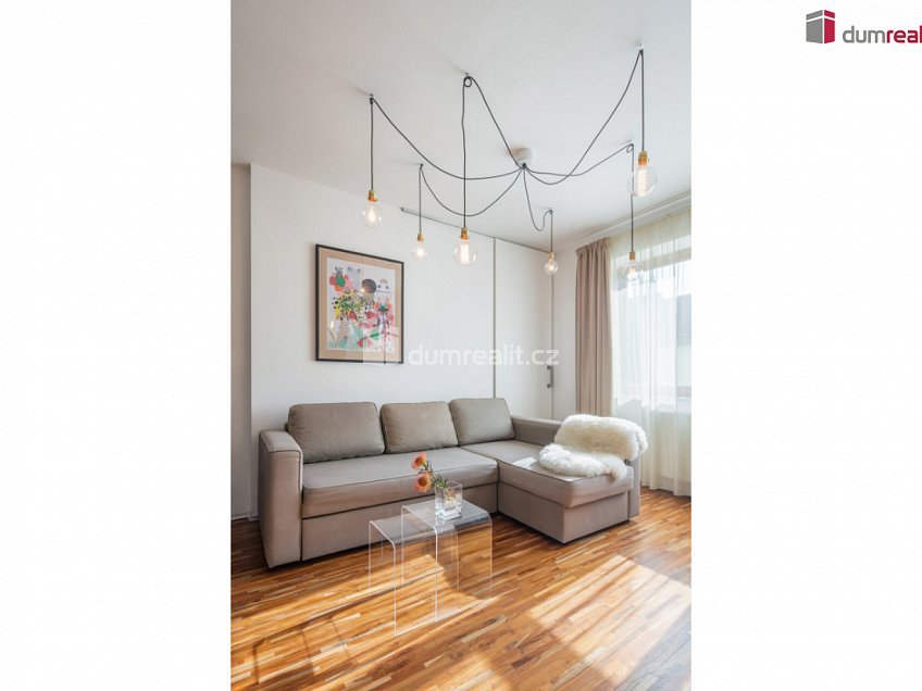 Pronájem bytu 2+kk 45 m^2 Holečkova, Praha 5 